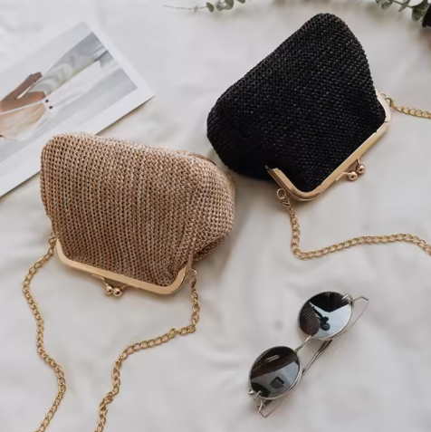 Borsa a tracolla in paglia intrecciata