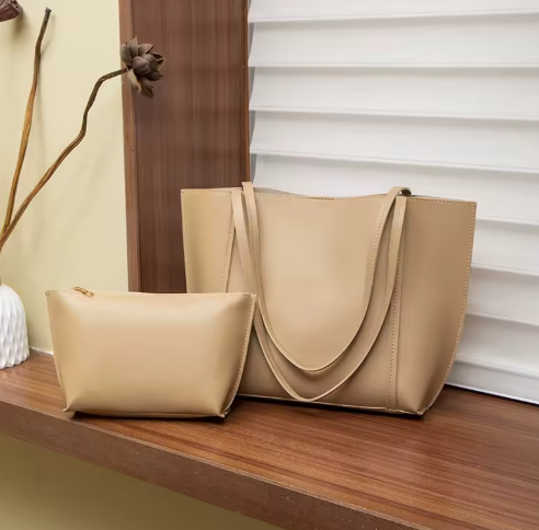 Borsa a spalla e pochette da viaggio