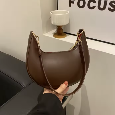borsa a forma di luna
