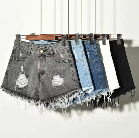 Pantaloncini Jeans strappati