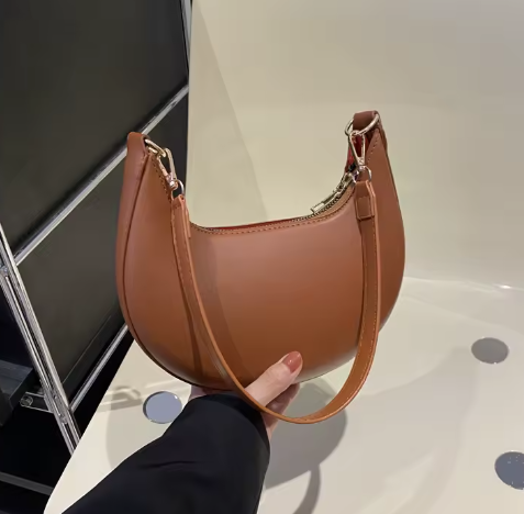 borsa a forma di luna